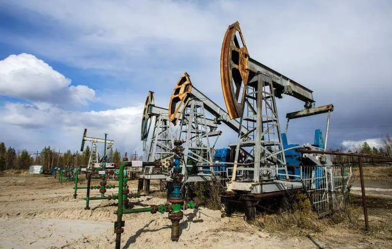 Can’t Live Without You? Why US is Stockpiling Russian Oil Amid Overproduction Crisis on Market