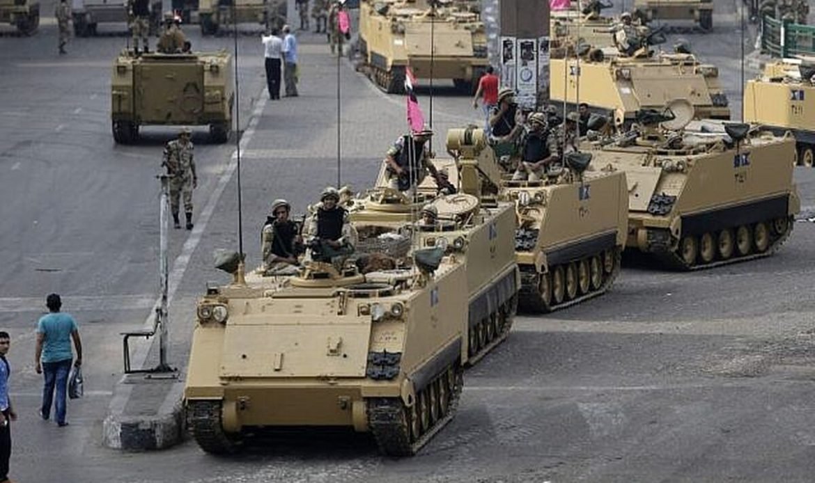 Egyptian Army Sends Massive Convoys With Battle Tanks To Libyan Border As Tensions Escalate