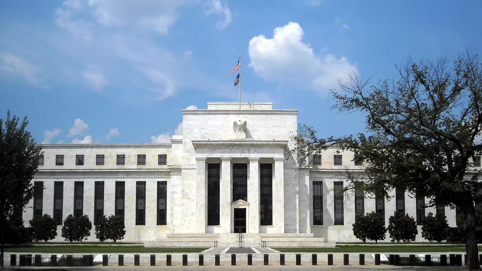Fed Raises US Interest Rate by 75 Points, Biggest Hike in 28 Years
