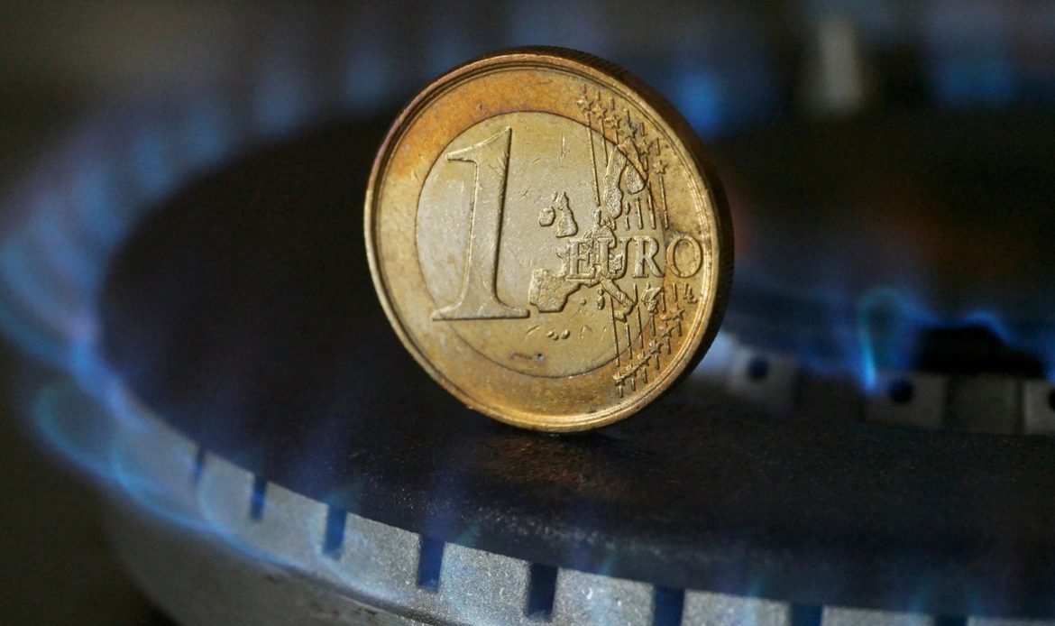 EU fails to agree on gas price cap.