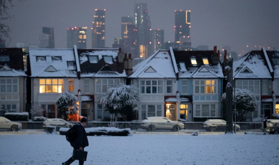 UK energy suppliers risk going bust – research