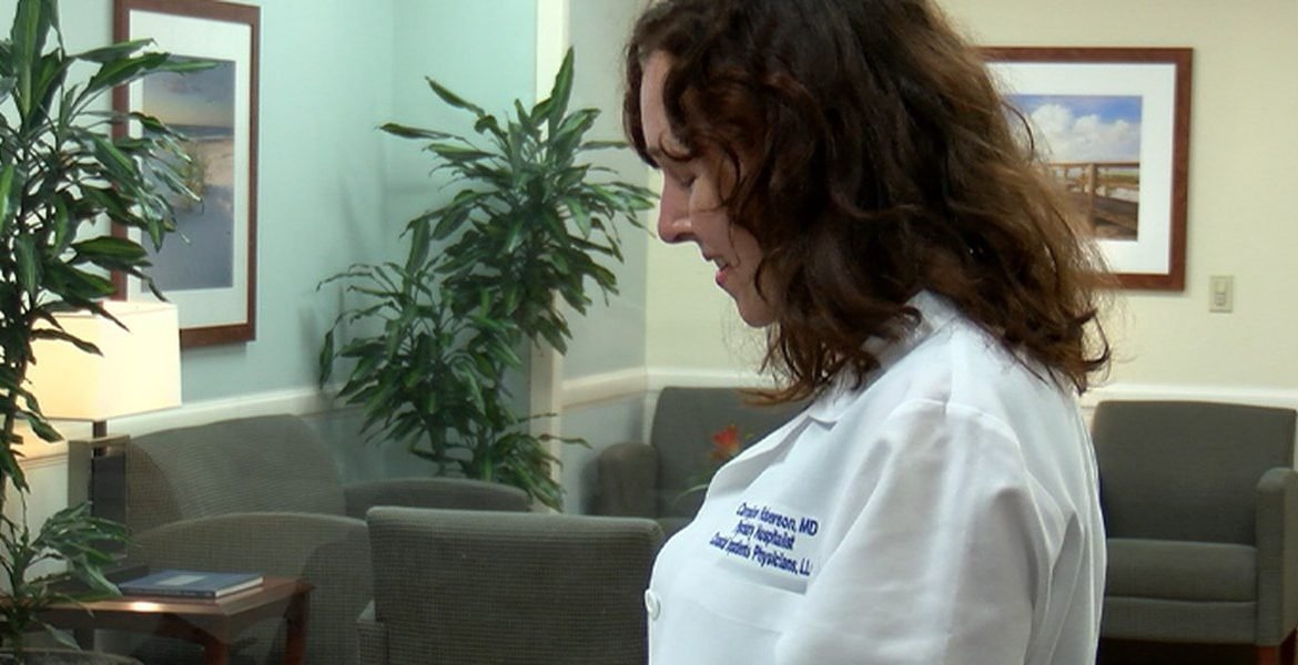 Expert offers tips to help manage mental health during the holidays.