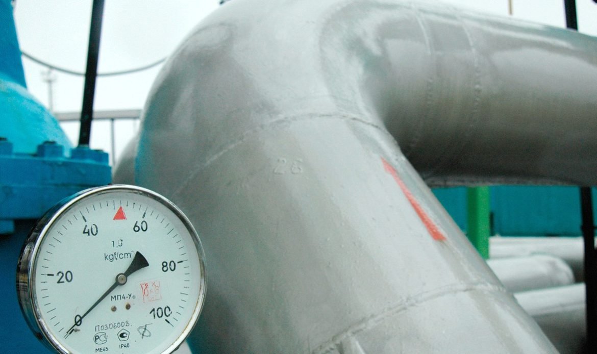 Putin bans all oil sales to ‘price cap’ states.