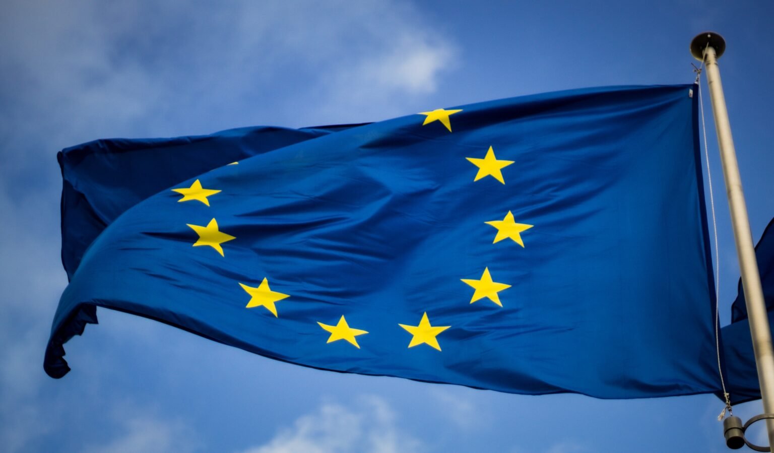 European bank stocks sink on US contagion fears
