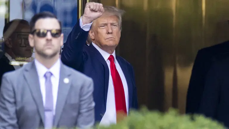 Trump under arrest in New York