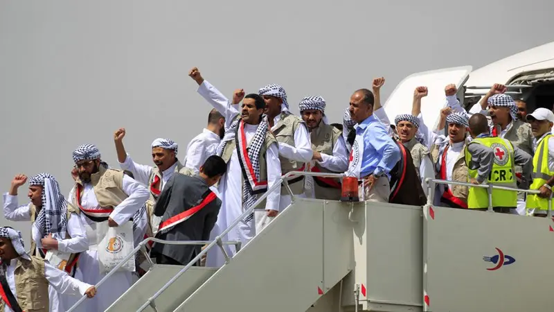 Sanaa welcoming third, last batch of liberated prisoners
