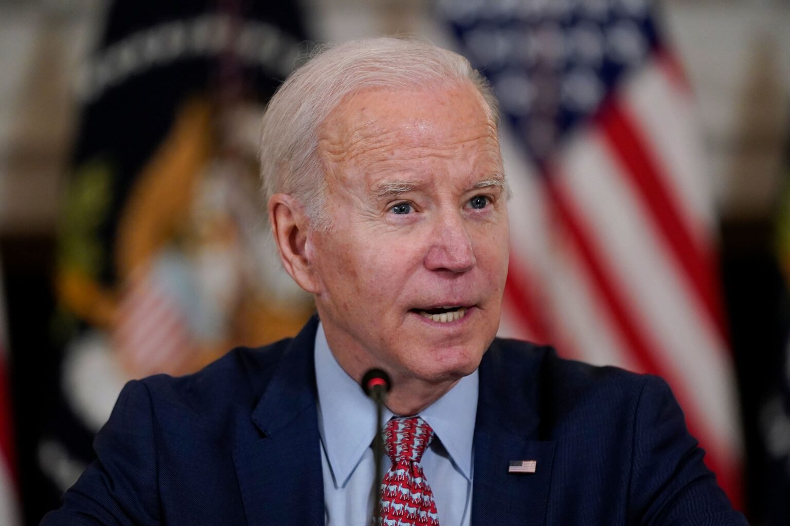 Biden and McCarthy to meet at White House on Monday to try and avoid looming debt default