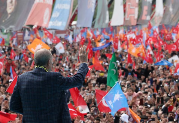Surveys show Erdogan may win in first round of elections