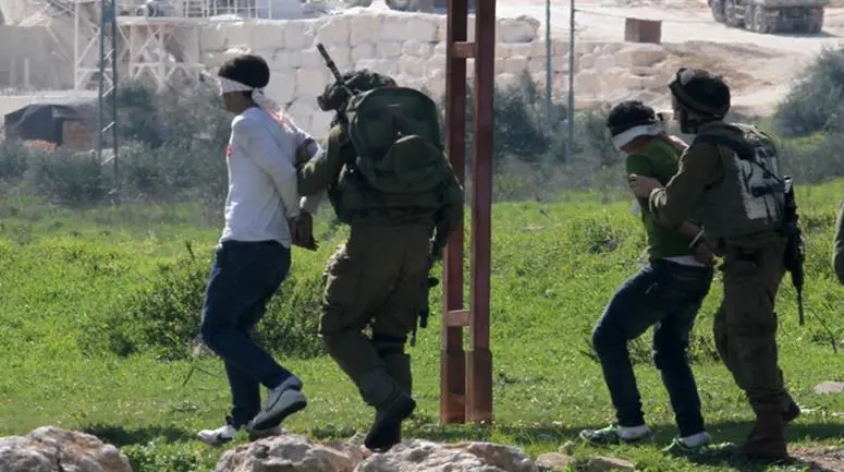 Seven siblings among 12 Palestinians detained by the Israeli occupation forces in the occupied territories