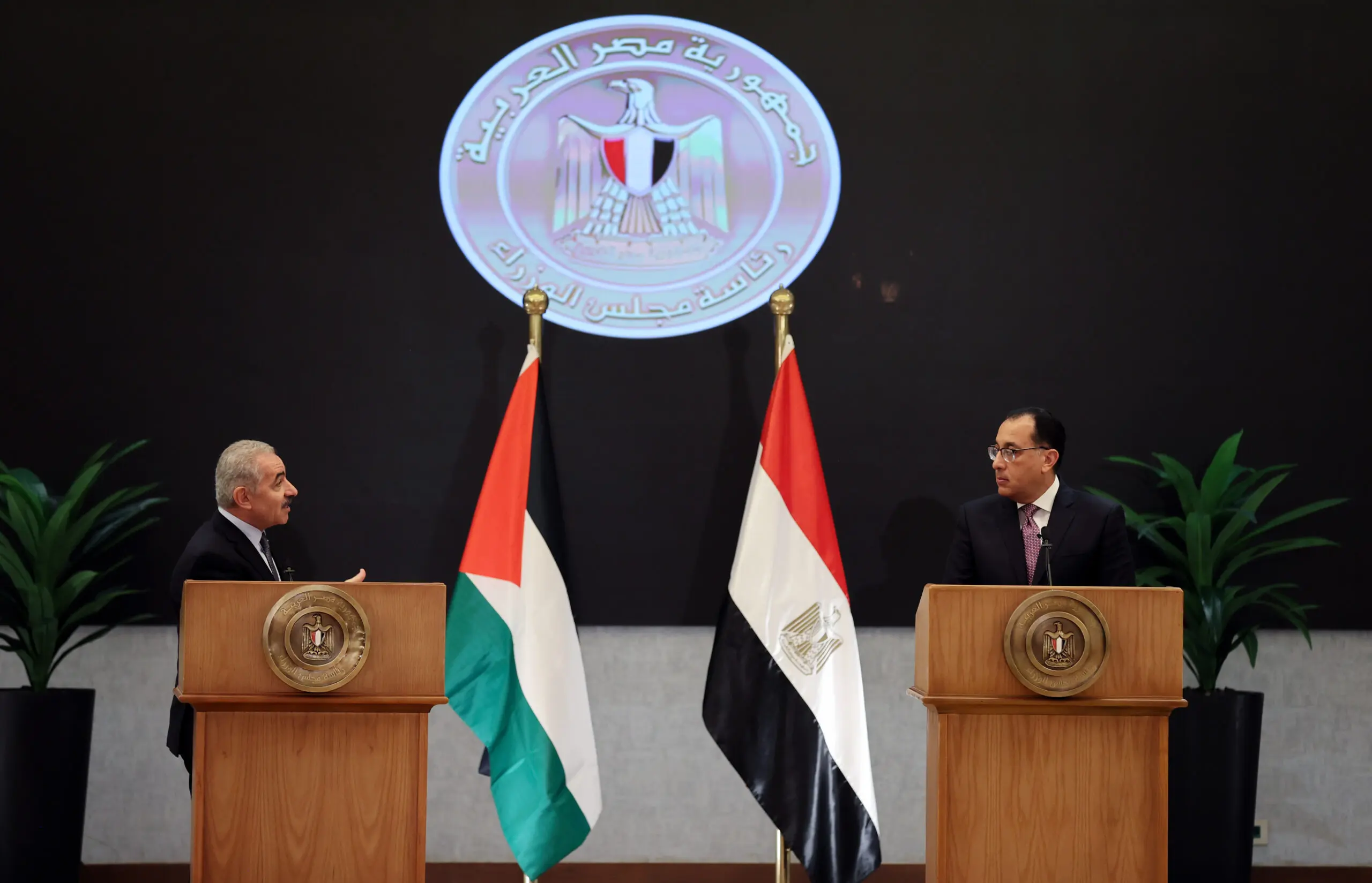 Palestine and Egypt hold extensive talks, sign cooperation agreements