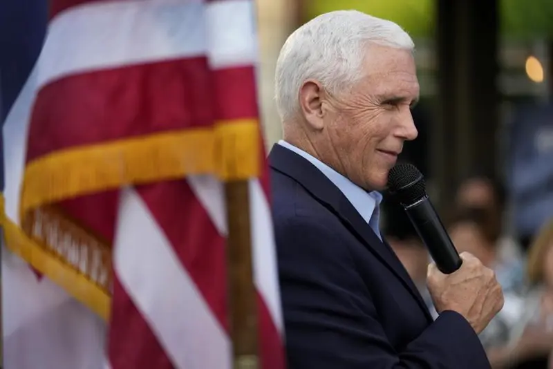 Republican candidates take a swing at Trump in documents case