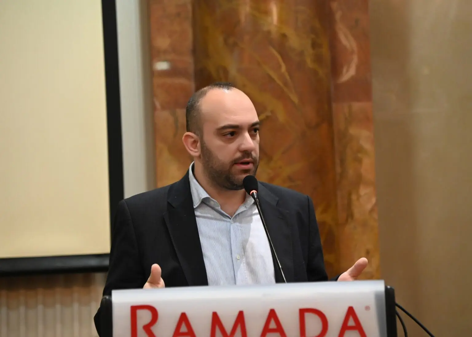 Lebanon under occupation, financial fraud and sectarian political corruption