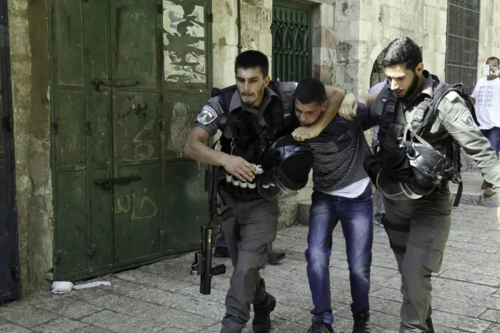Israeli forces detain three students celebrating Tawjihi success in Jerusalem
