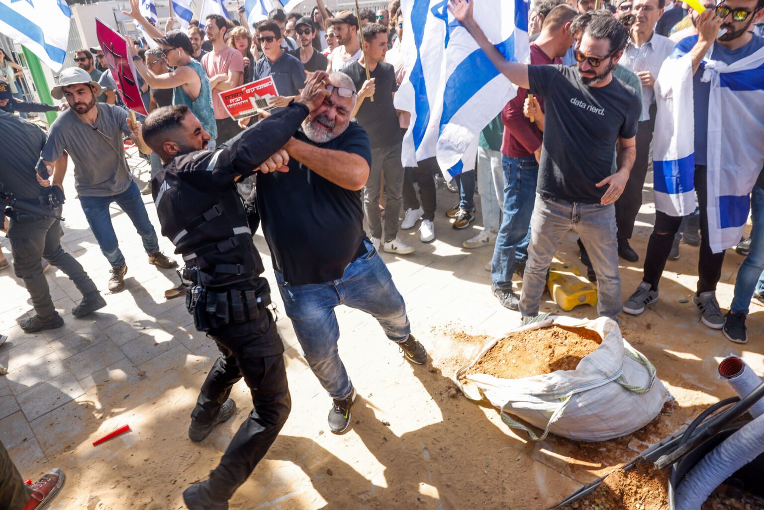 Israel on the brink of constitutional anarchy
