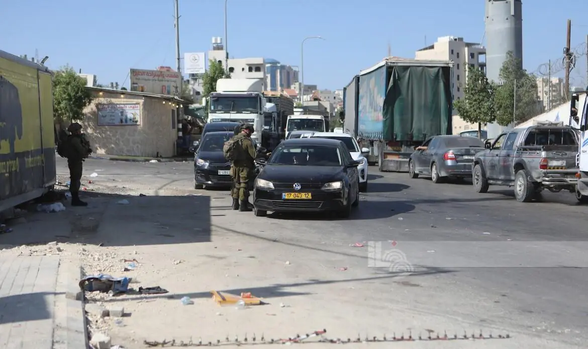 Iron gate installed at northern entrance to Hebron
