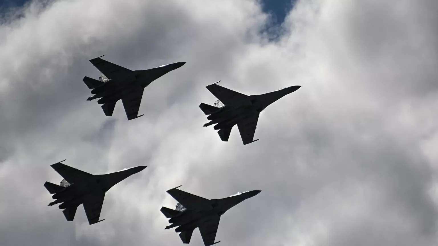 Coalition Jet Flies Dangerously Close to Russian Fighter in Syria