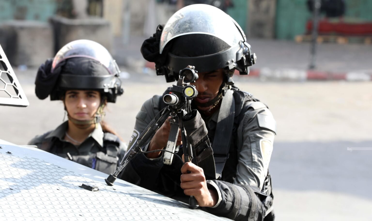 Israeli forces shoot and injure Palestinian near Ramallah