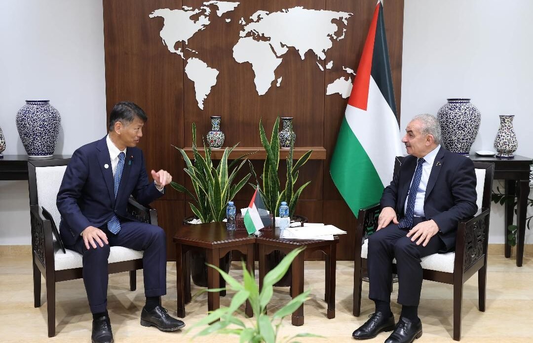 PM Shtayyeh discusses political file, Israeli occupation’s violations with Japanese State Minister for Foreign Affairs