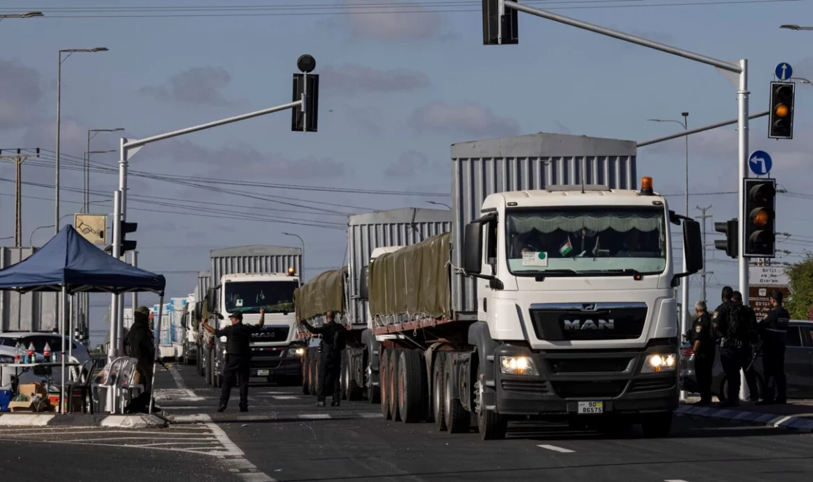 Some 12,000 trucks with medical equipment reach Gaza since conflict outbreak — IOF
