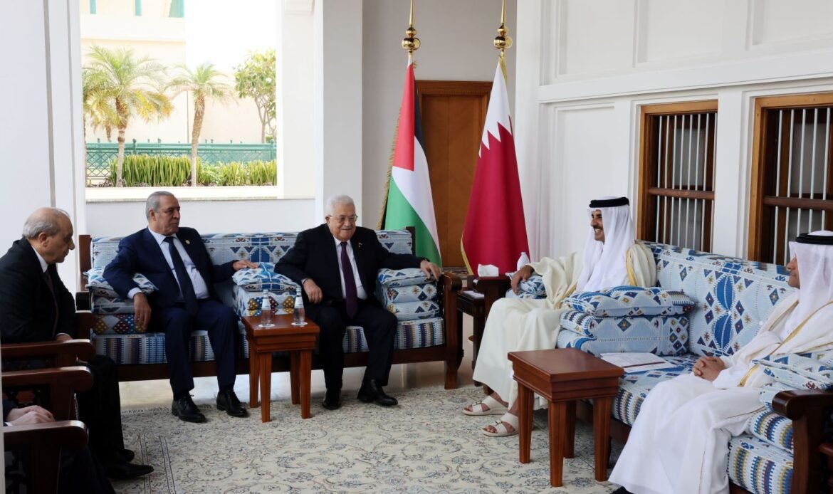 President Mahmoud Abbas meets Qatari Emir Tamim bin Hamad