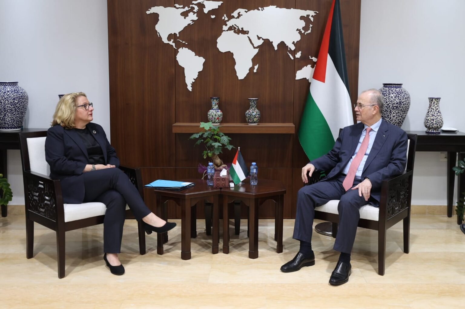 PM Mustafa meets with German Minister of Cooperation
