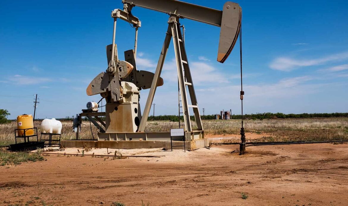 Oil Updates — prices pause gains after surging on Libyan outages, Middle East tension