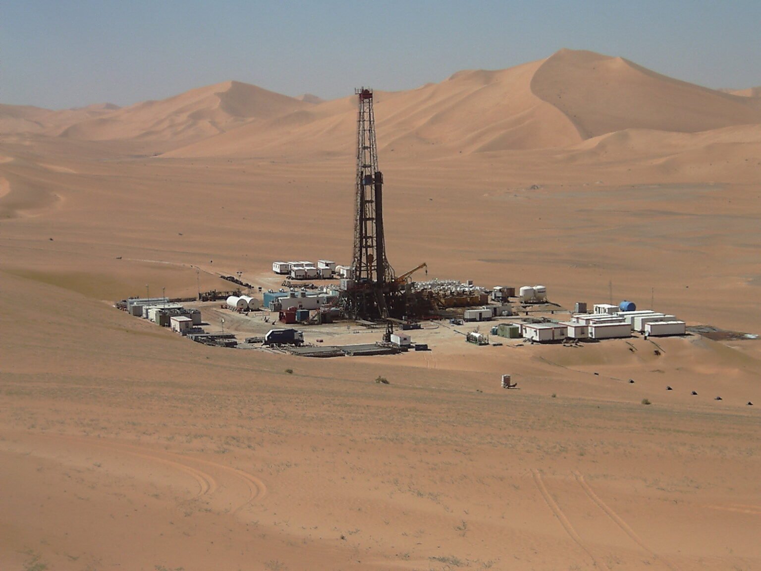 Egypt uncovers major oil deposit in Western Desert, signaling boost in energy production