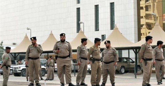 Saudi Security Forces Dismantle Two Drug Trafficking Networks Involving Officials